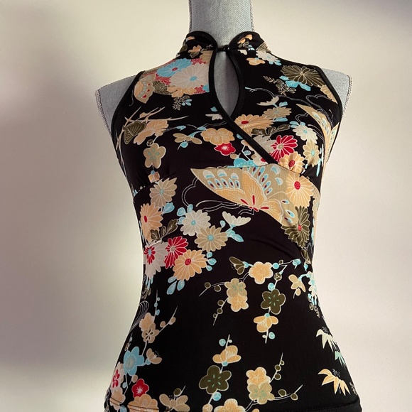 Floral Sleeveless Women's Top - Picture 3 of 9